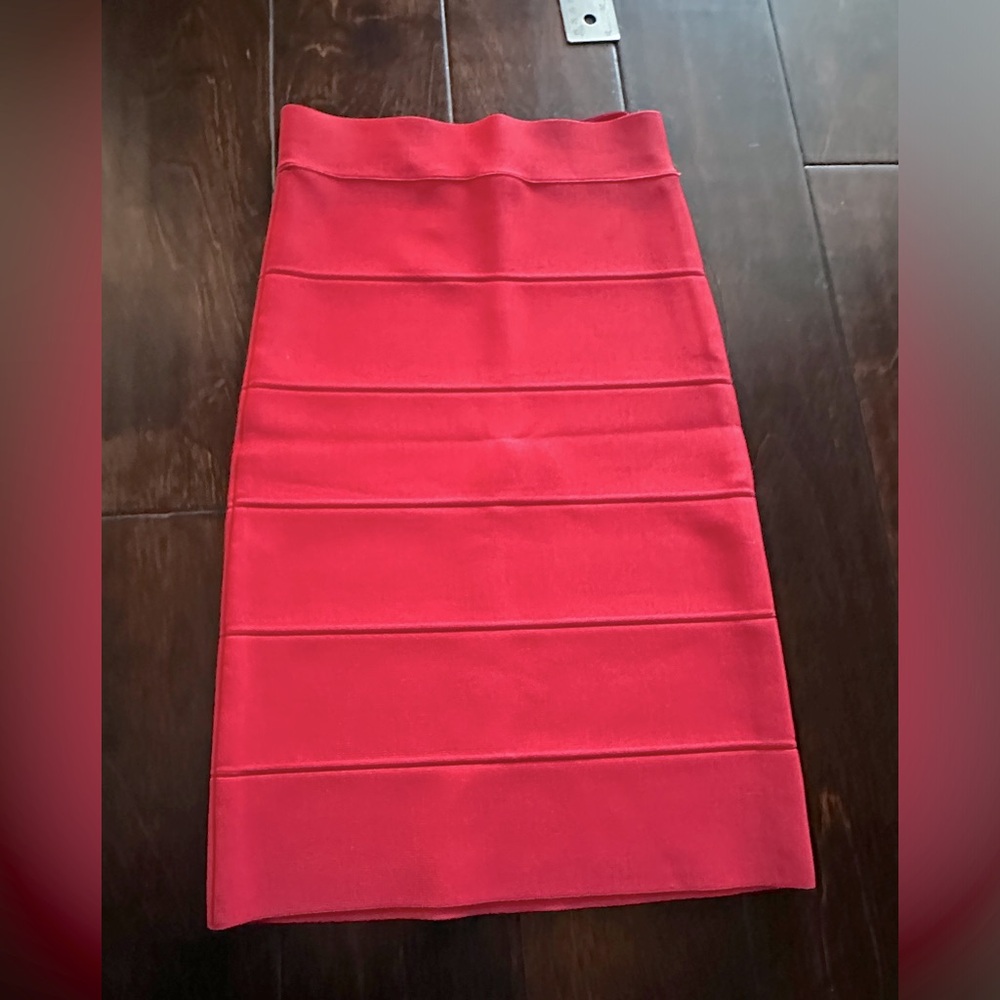 Red BcbgMaxAzria skirt SIZE XS